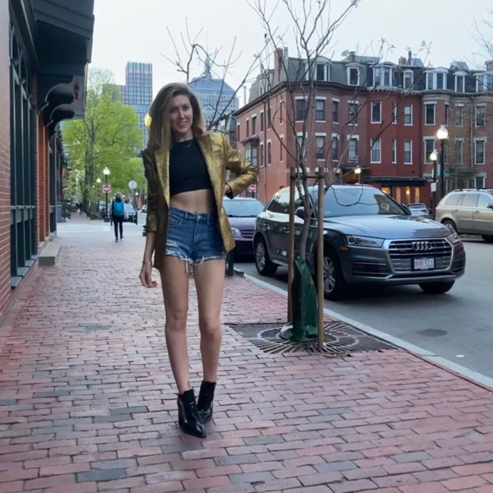 Meet your Posher, Lily